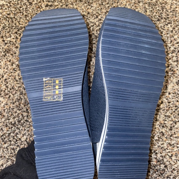 Michael Kors sneaker Monique knit trainer navy Womens Size 6.5 Sold Out - Picture 5 of 6